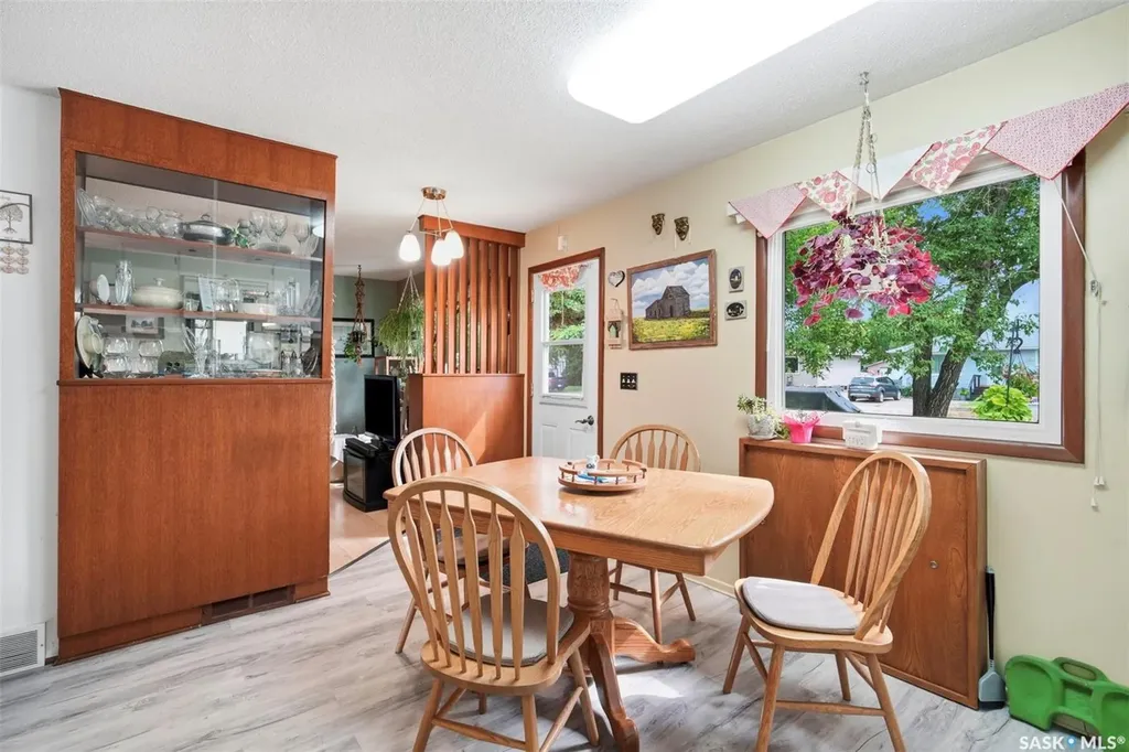 208 3rd Avenue W Watrous SK S0K 4T0