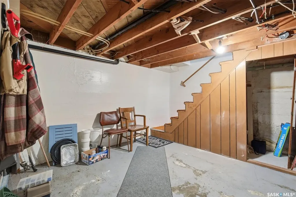 208 3rd Avenue W Watrous SK S0K 4T0