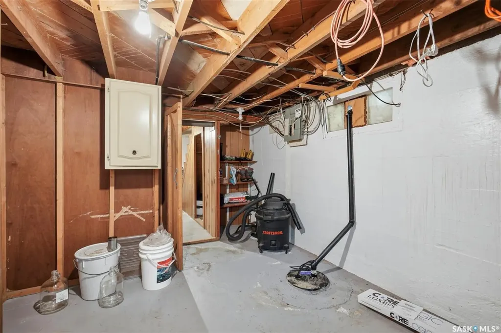 208 3rd Avenue W Watrous SK S0K 4T0