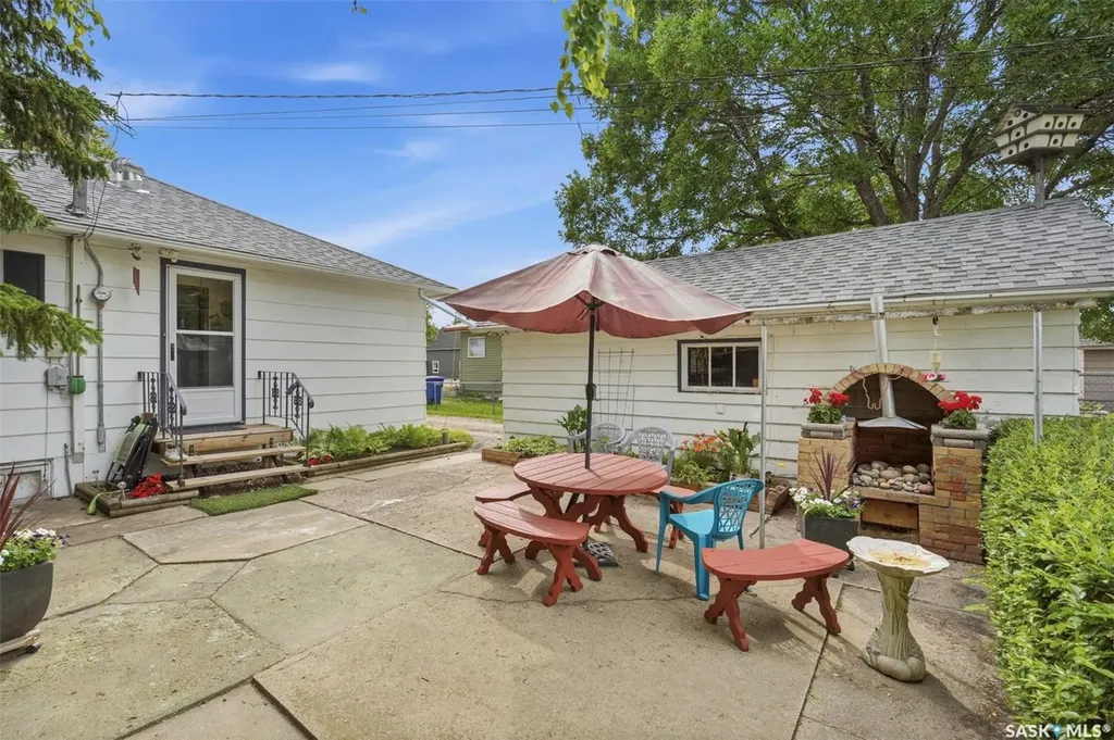 208 3rd Avenue W Watrous SK S0K 4T0