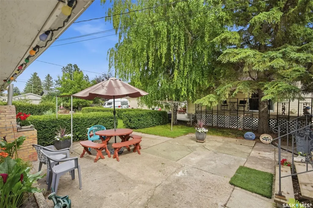 208 3rd Avenue W Watrous SK S0K 4T0
