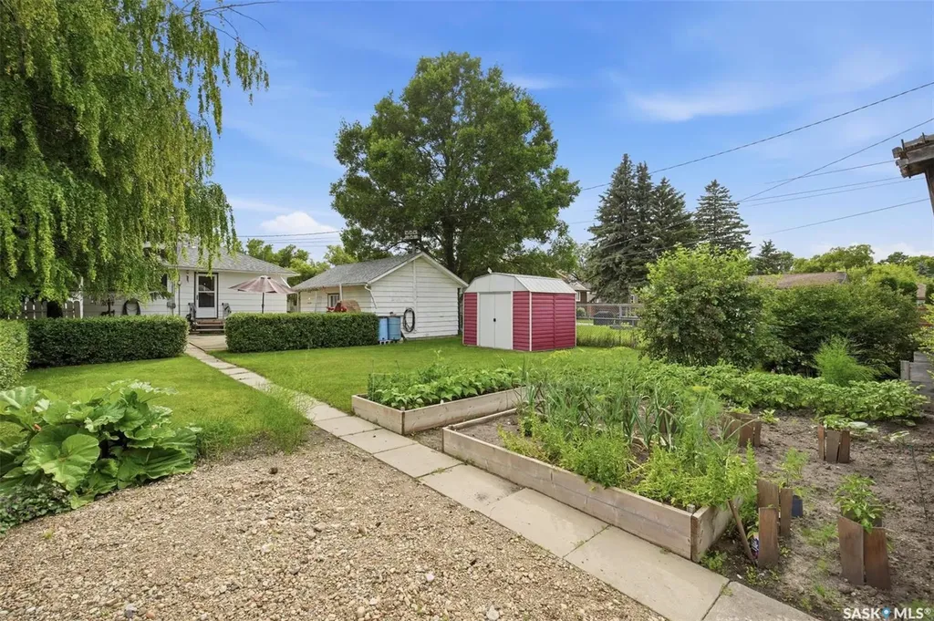 208 3rd Avenue W Watrous SK S0K 4T0