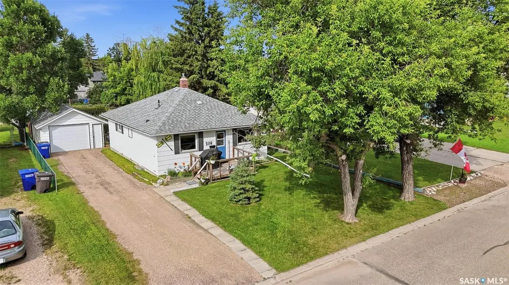 208 3rd Avenue W Watrous SK S0K 4T0