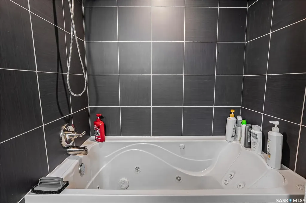 242 Pohorecky Street Saskatoon SK S7W 0J3