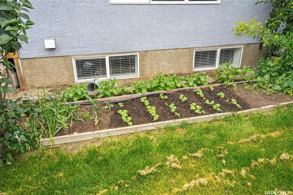 242 Pohorecky Street Saskatoon SK S7W 0J3