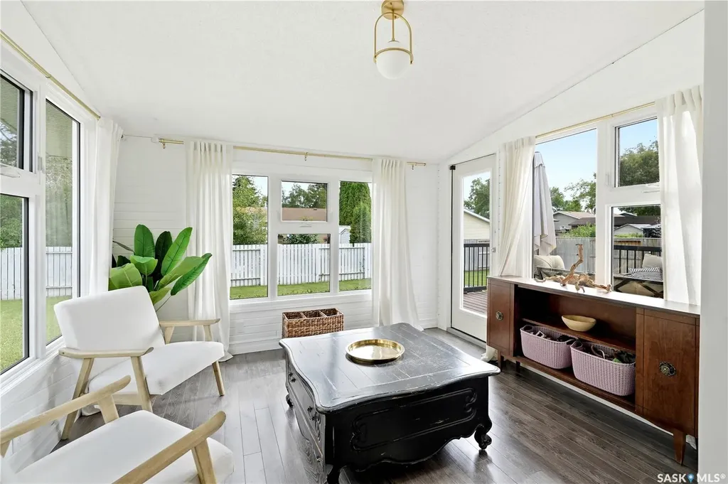 346 Highbury Terrace Saskatoon SK S7H 4X8