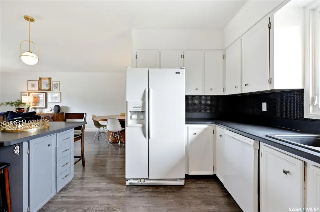 346 Highbury Terrace Saskatoon SK S7H 4X8