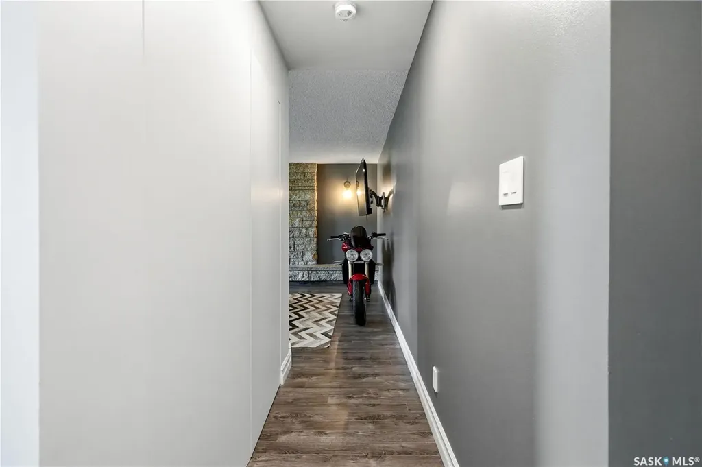 346 Highbury Terrace Saskatoon SK S7H 4X8