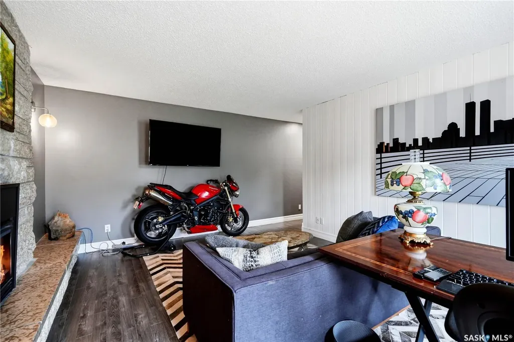 346 Highbury Terrace Saskatoon SK S7H 4X8