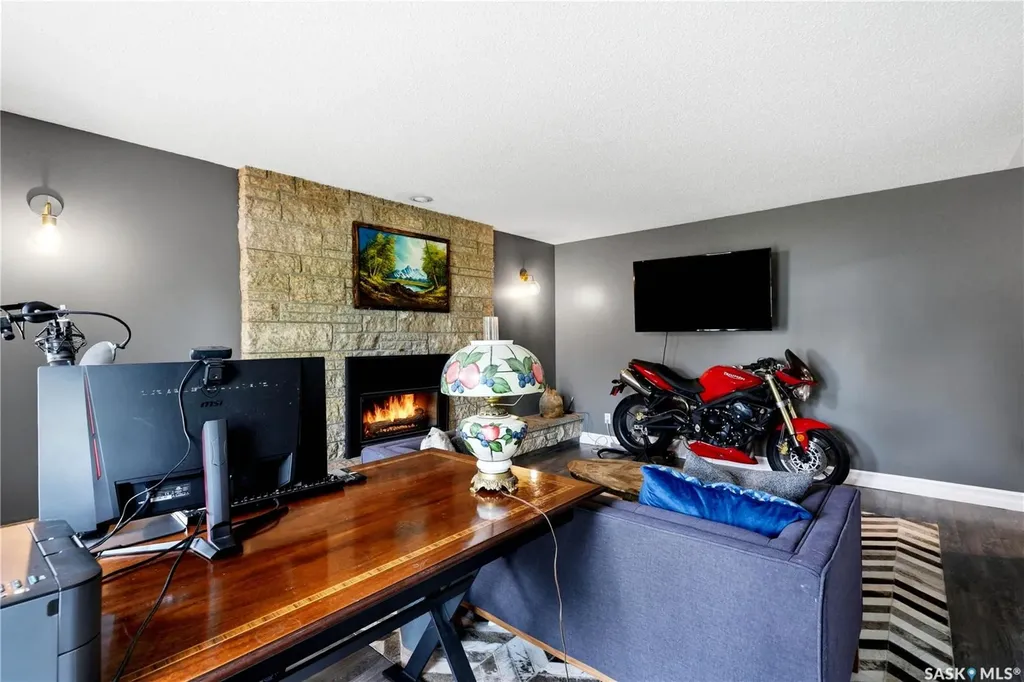 346 Highbury Terrace Saskatoon SK S7H 4X8