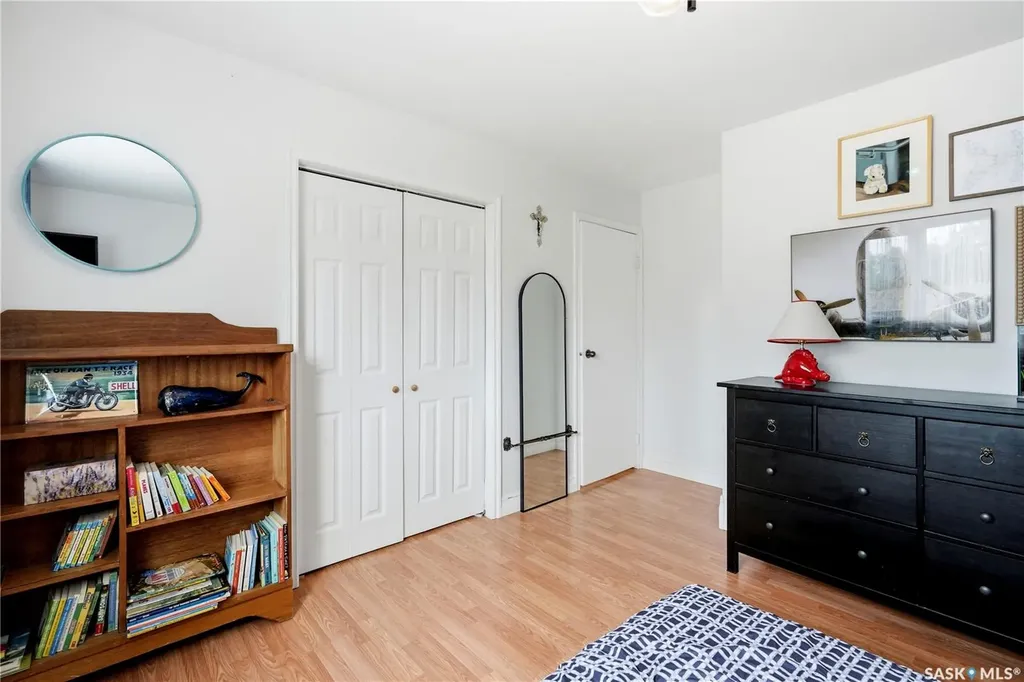 346 Highbury Terrace Saskatoon SK S7H 4X8