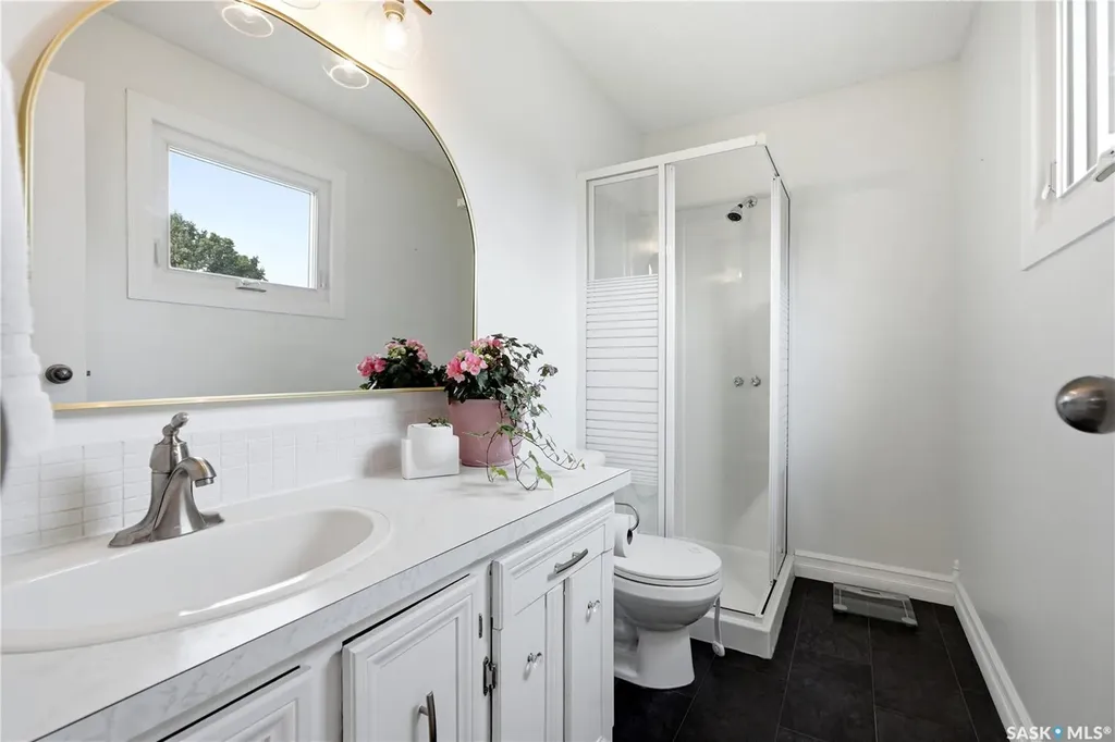 346 Highbury Terrace Saskatoon SK S7H 4X8