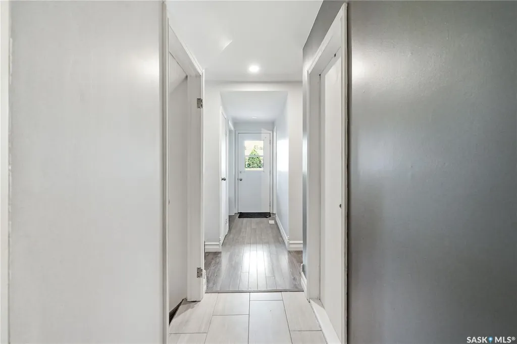 346 Highbury Terrace Saskatoon SK S7H 4X8