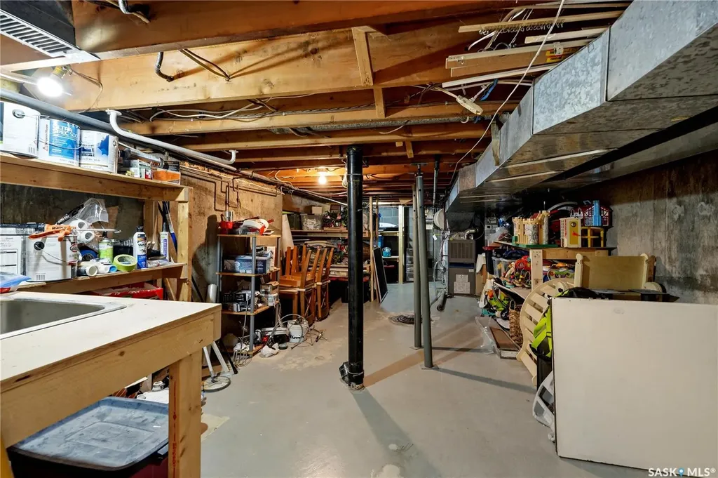 346 Highbury Terrace Saskatoon SK S7H 4X8