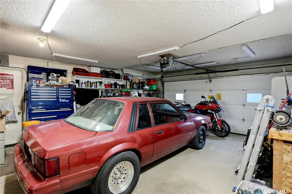 346 Highbury Terrace Saskatoon SK S7H 4X8