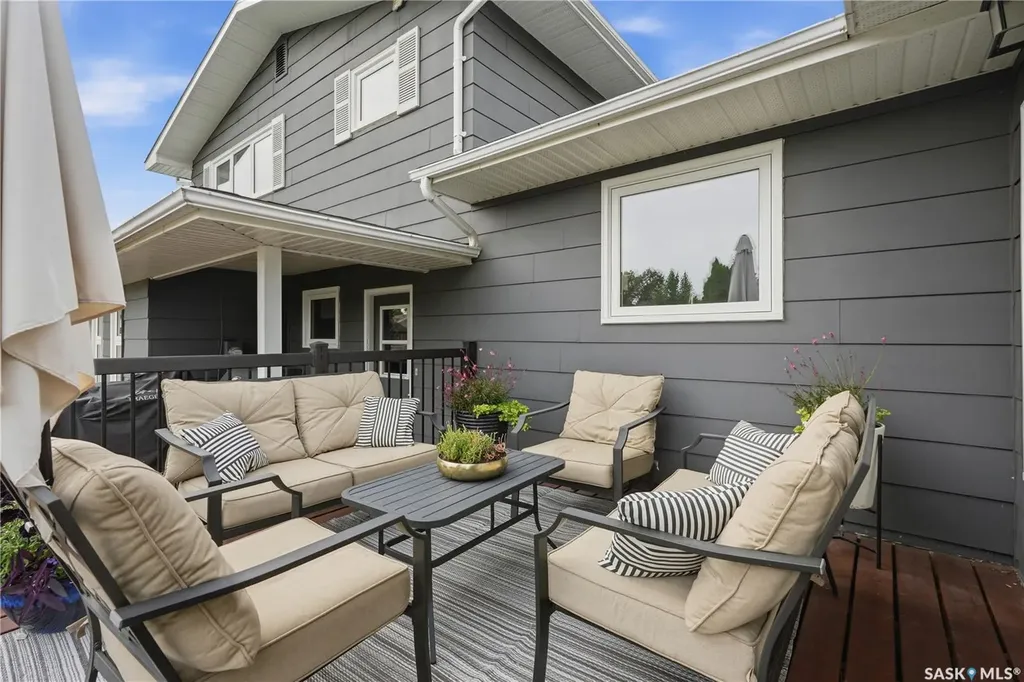 346 Highbury Terrace Saskatoon SK S7H 4X8