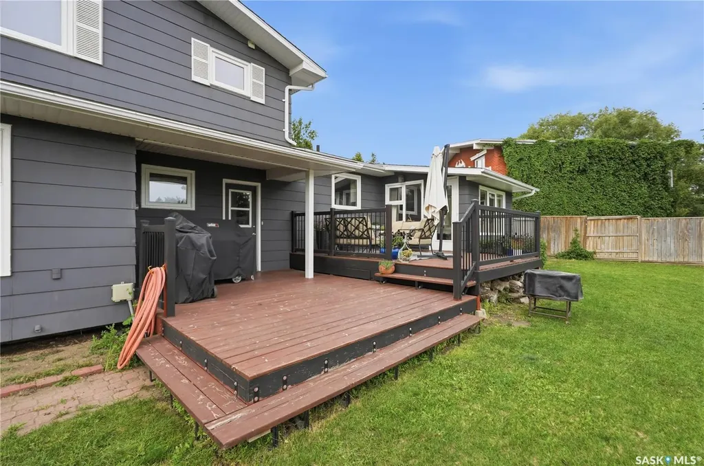 346 Highbury Terrace Saskatoon SK S7H 4X8