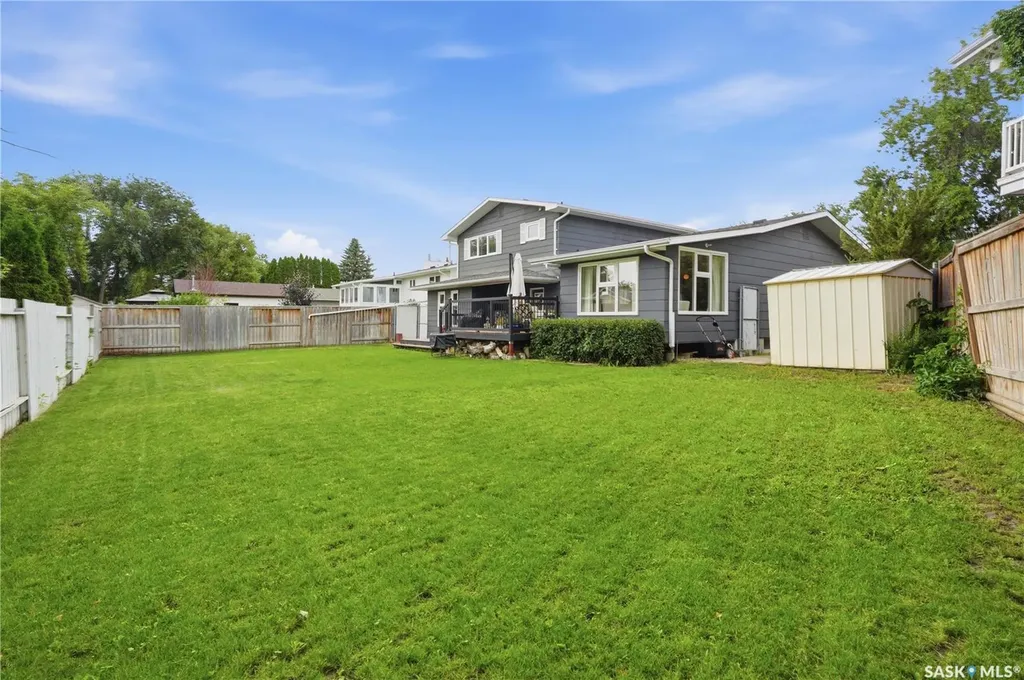 346 Highbury Terrace Saskatoon SK S7H 4X8