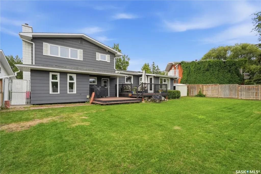 346 Highbury Terrace Saskatoon SK S7H 4X8