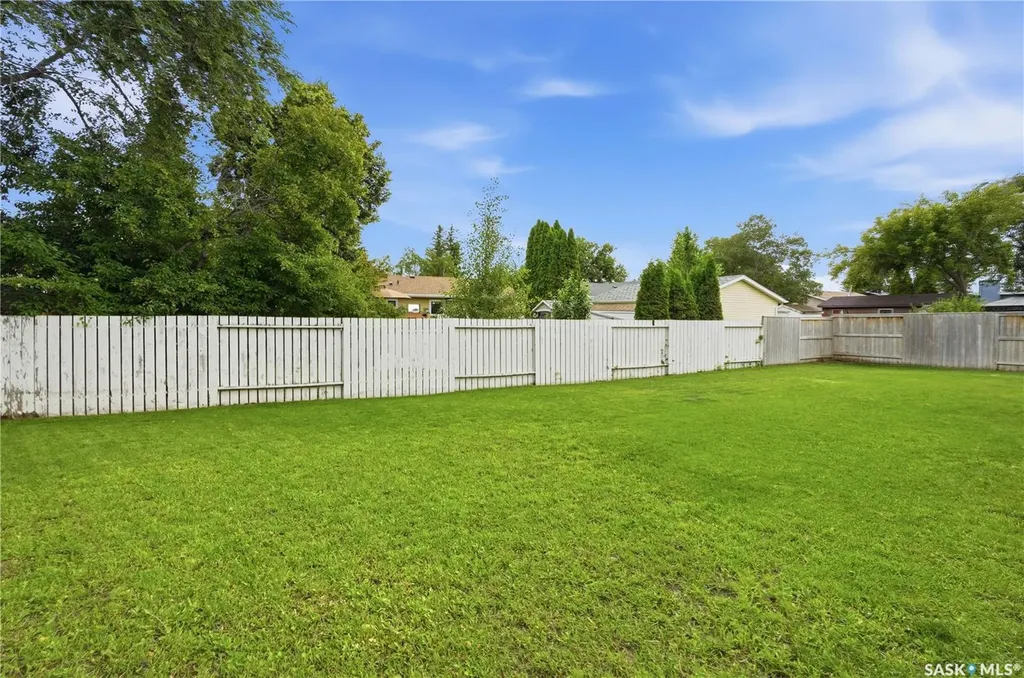 346 Highbury Terrace Saskatoon SK S7H 4X8