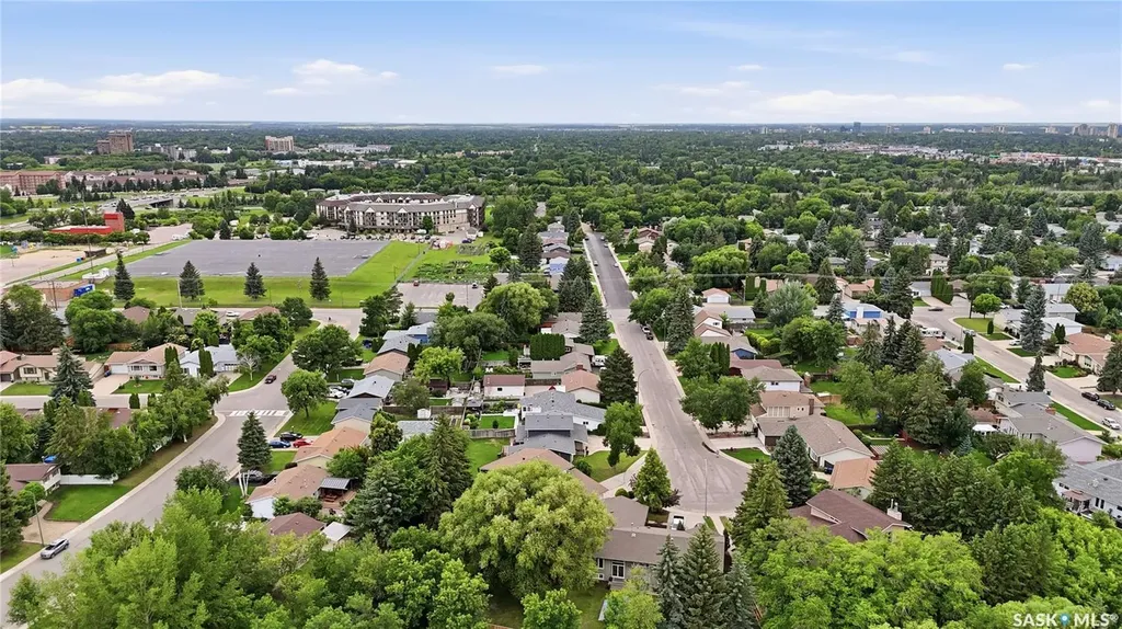 346 Highbury Terrace Saskatoon SK S7H 4X8
