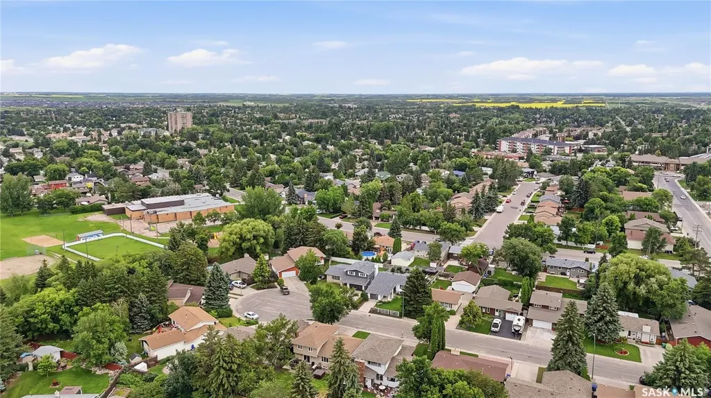 346 Highbury Terrace Saskatoon SK S7H 4X8
