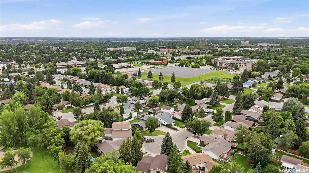 346 Highbury Terrace Saskatoon SK S7H 4X8