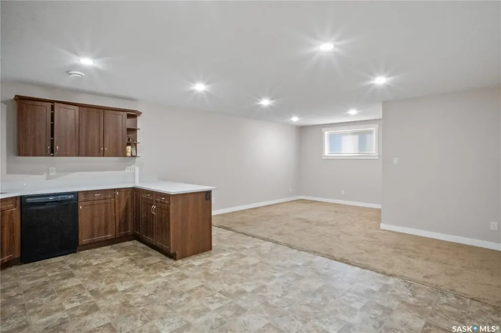5220 Aerial Crescent Regina SK S4W 0C8