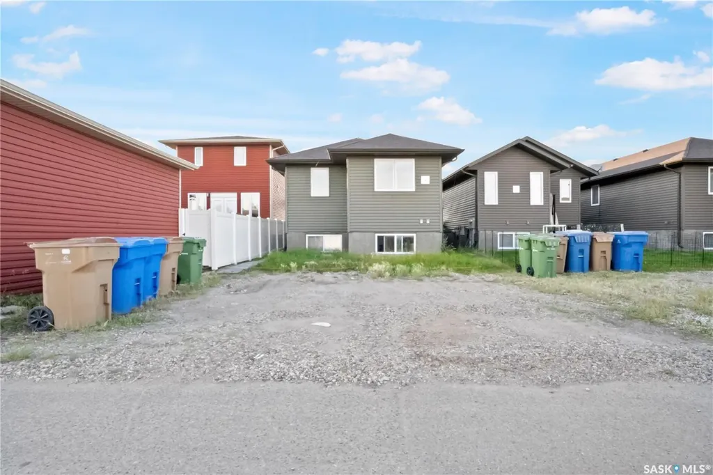 5220 Aerial Crescent Regina SK S4W 0C8