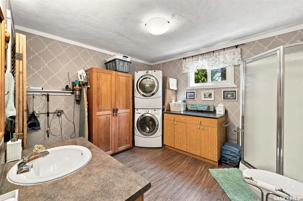 5205 Lake Address Wakaw Lake SK S0K 4P0