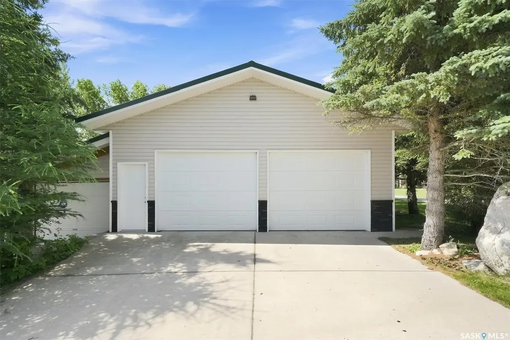5205 Lake Address Wakaw Lake SK S0K 4P0