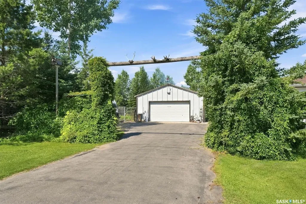 5205 Lake Address Wakaw Lake SK S0K 4P0