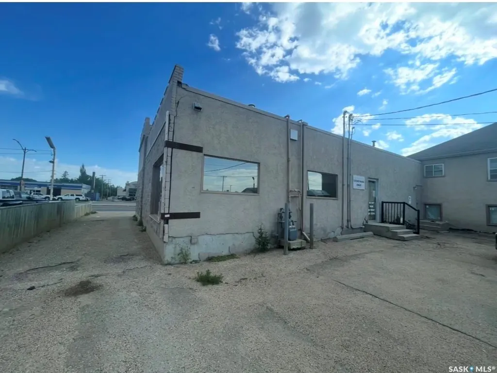 2318 8th Street E Saskatoon SK S7H 0V5