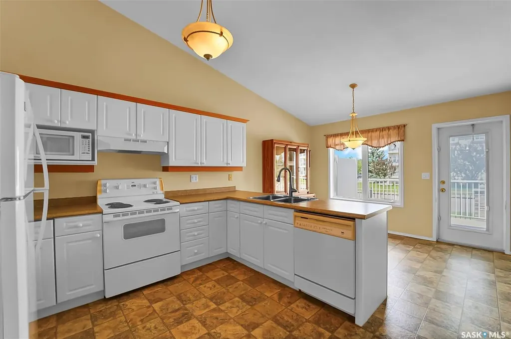 835 Heritage Green Saskatoon SK S7H 5S5