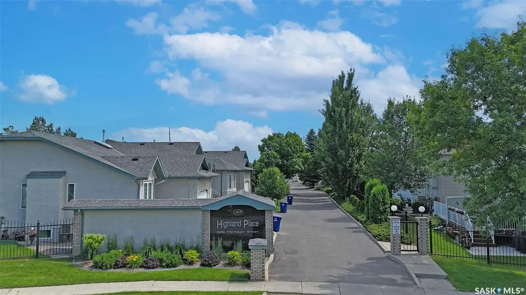 835 Heritage Green Saskatoon SK S7H 5S5