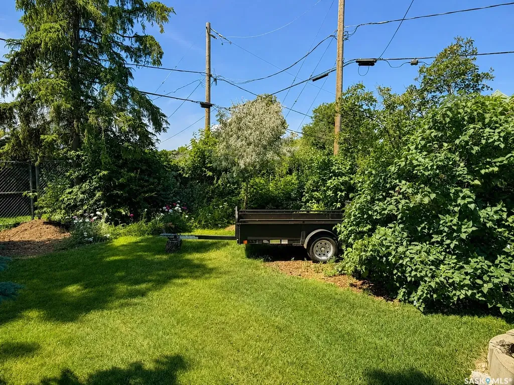 205 3rd Avenue Harris SK S0L 1K0