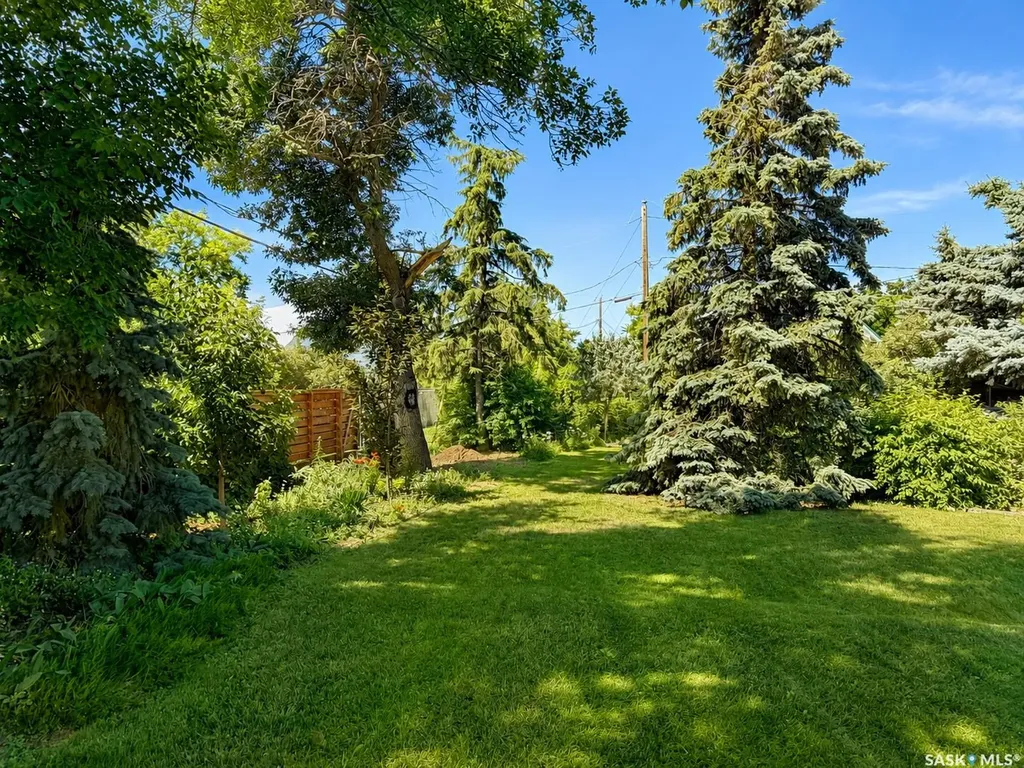 205 3rd Avenue Harris SK S0L 1K0