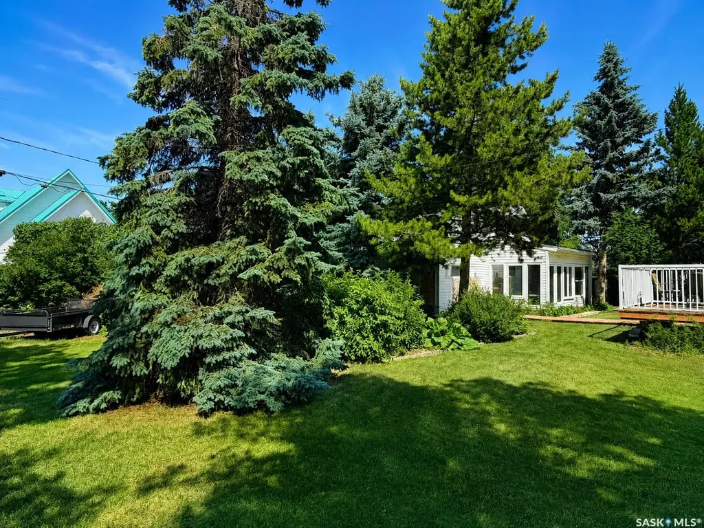 205 3rd Avenue Harris SK S0L 1K0