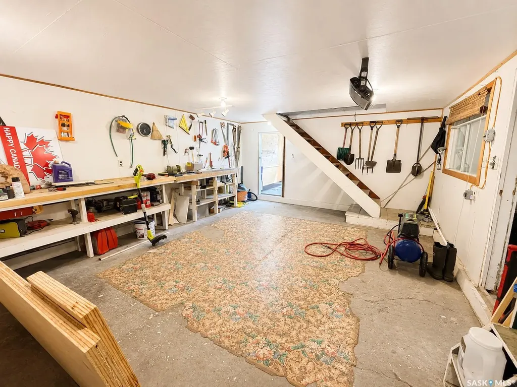 205 3rd Avenue Harris SK S0L 1K0