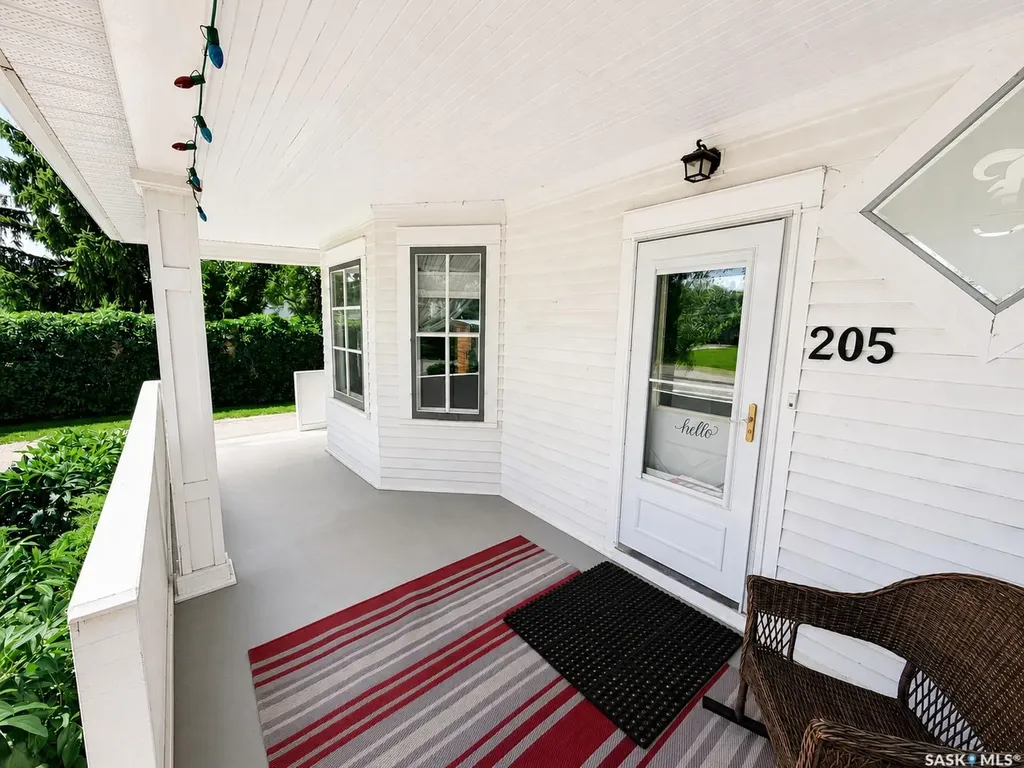 205 3rd Avenue Harris SK S0L 1K0