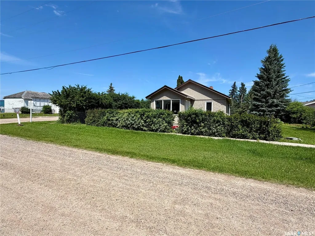 402 4th Street Medstead SK S0M 1W0