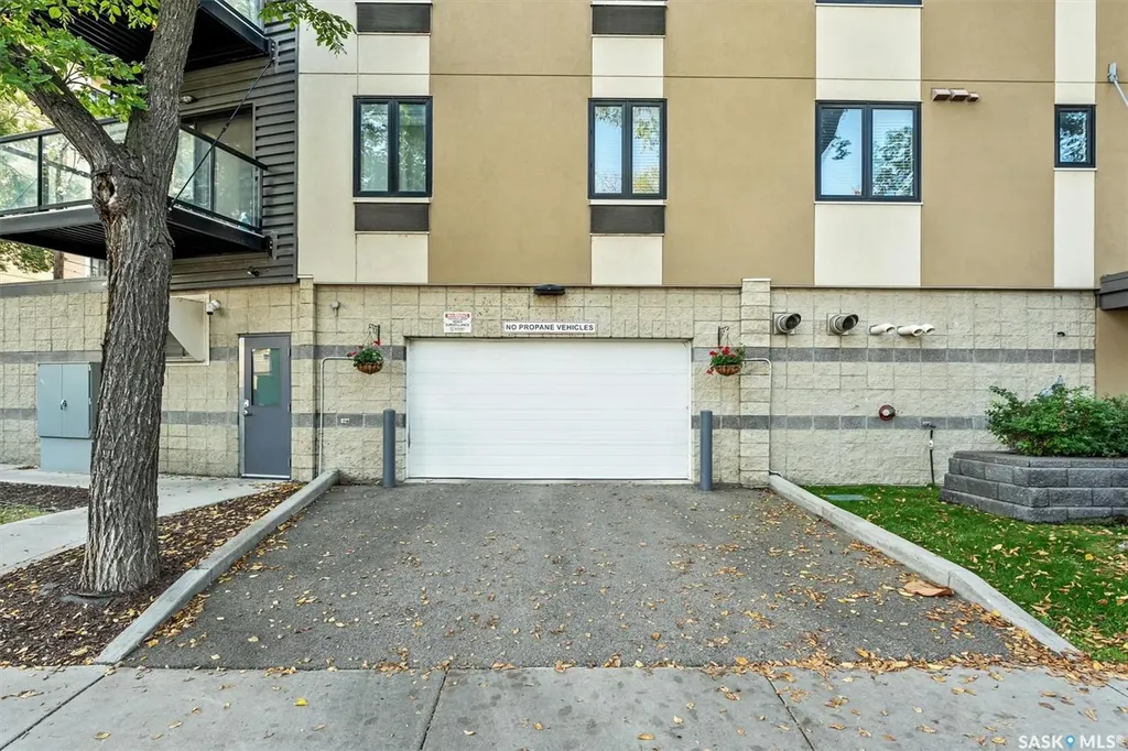 550 4th Avenue N Saskatoon SK S7K 2M7