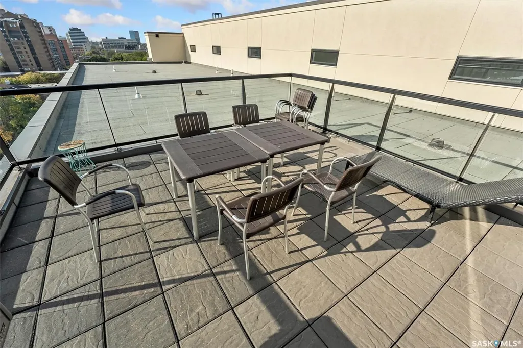 550 4th Avenue N Saskatoon SK S7K 2M7