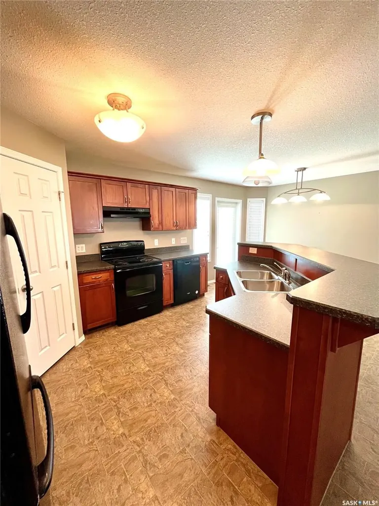 630 1st Avenue N Martensville SK S0K 2T2