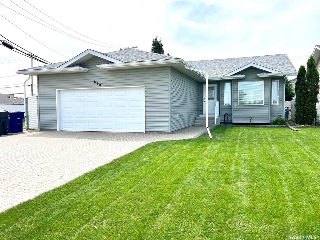 630 1st Avenue N Martensville SK S0K 2T2