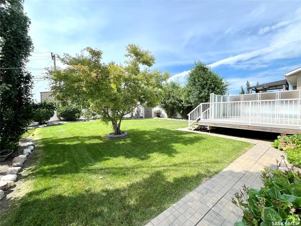 630 1st Avenue N Martensville SK S0K 2T2