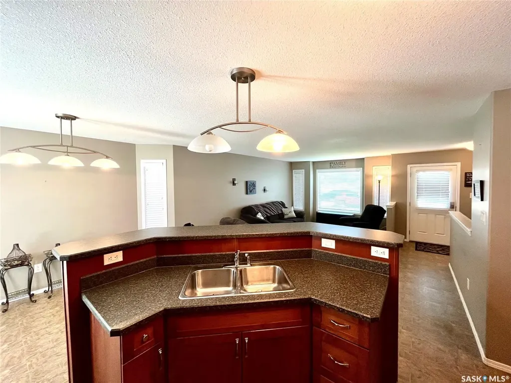 630 1st Avenue N Martensville SK S0K 2T2