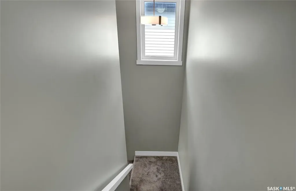 1049 Maplewood Drive Moose Jaw SK S6J 0B6