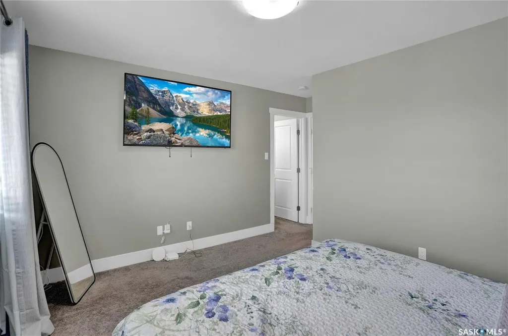 1049 Maplewood Drive Moose Jaw SK S6J 0B6