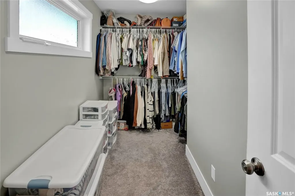 1049 Maplewood Drive Moose Jaw SK S6J 0B6